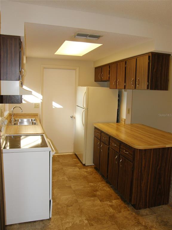 2480 Anchor Avenue Spring Hill, FL 34608 - Photo 3 of 21