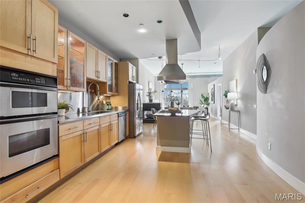 6340 Clayton Road, Unit 207 St. Louis, MO 63117 - Photo 4 of 32 Gallery Image 4