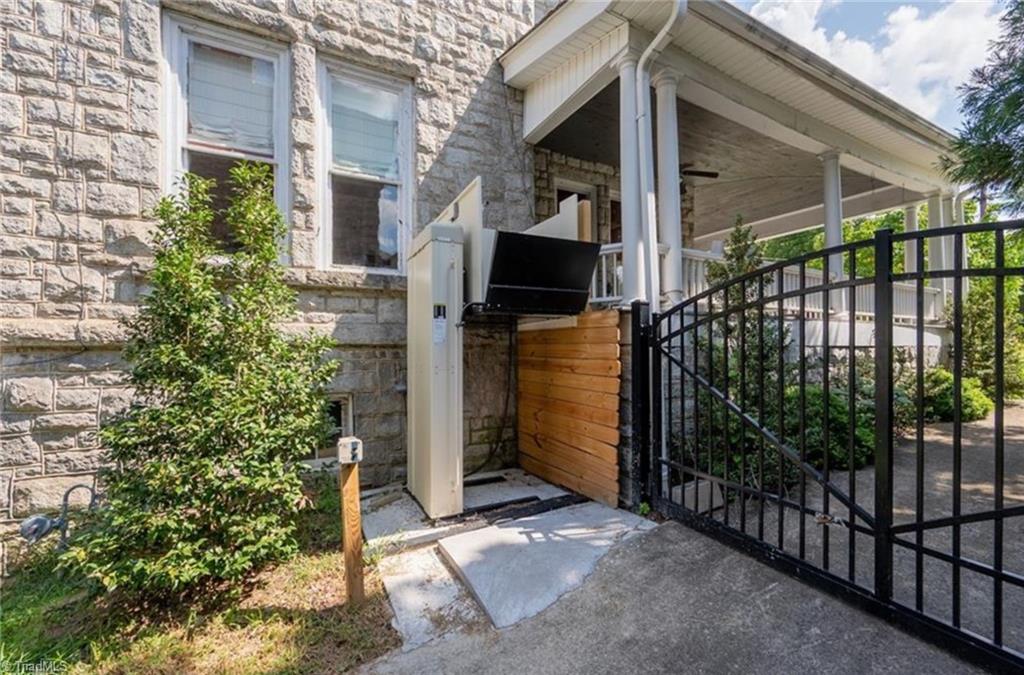 607 North Main Street Mount Airy, NC 27030 - Photo 31 of 39