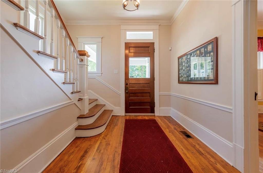 607 North Main Street Mount Airy, NC 27030 - Photo 6 of 39