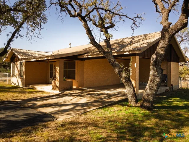 $439,000 | 1003 North Ridge Street, Lampasas, TX 76550