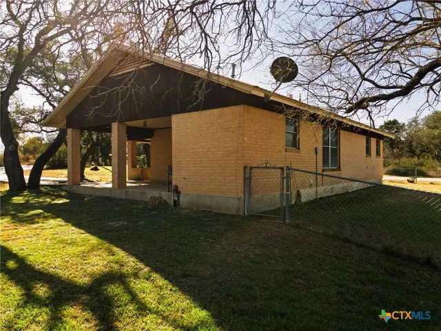 $439,000 | 1003 North Ridge Street, Lampasas, TX 76550