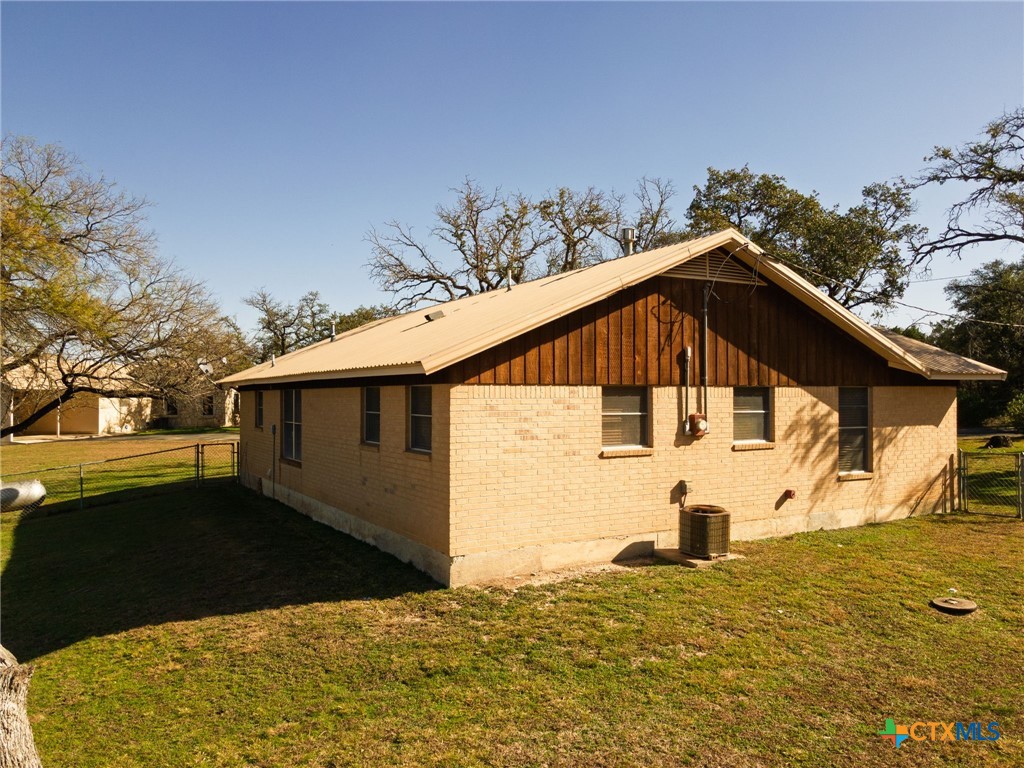 1003 North Ridge Street Lampasas, TX 76550 - Photo 36 of 44