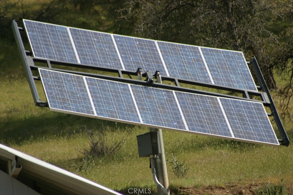 777 Morning Glory Road Mountain Ranch, CA 95246 - Photo 27 of 34 a balcony view