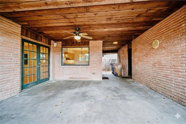 $349,000 | 750 Bradshaw Drive, Corpus Christi, TX 78412