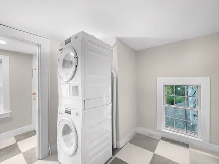 $639,000 | 12 Darling Street, Unit 2, Marblehead, MA 01945
