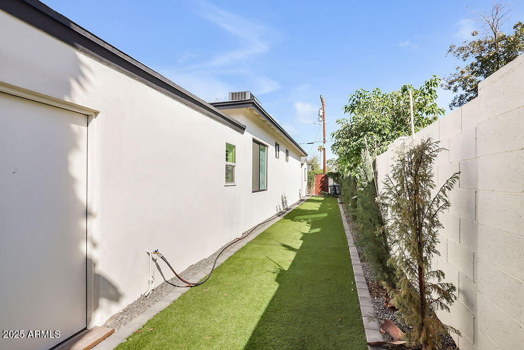 4102 East Pinchot Avenue Phoenix, AZ 85018 - Photo 28 of 28 a balcony with a yard