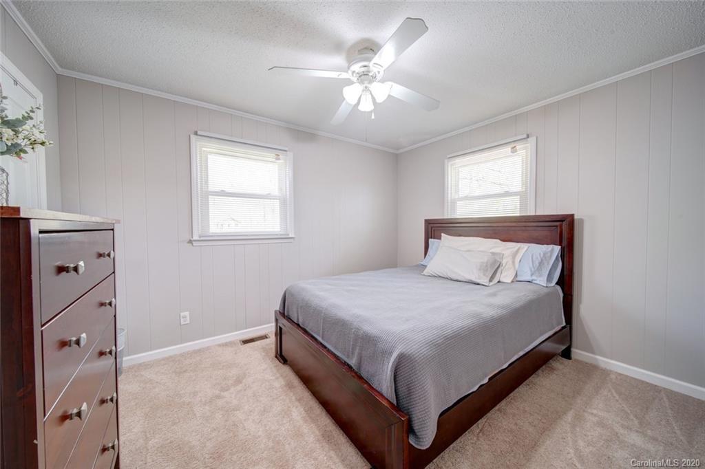 39356 Holly Ridge Road New London, NC 28127 - Photo 6 of 48 Gallery Image 6