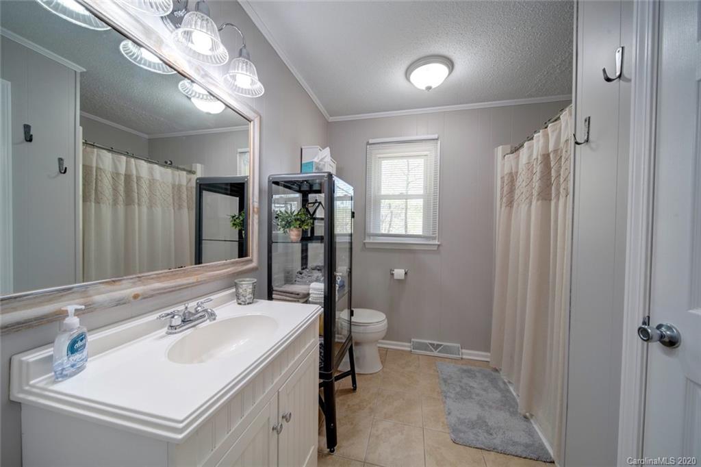 39356 Holly Ridge Road New London, NC 28127 - Photo 9 of 48 Gallery Image 9