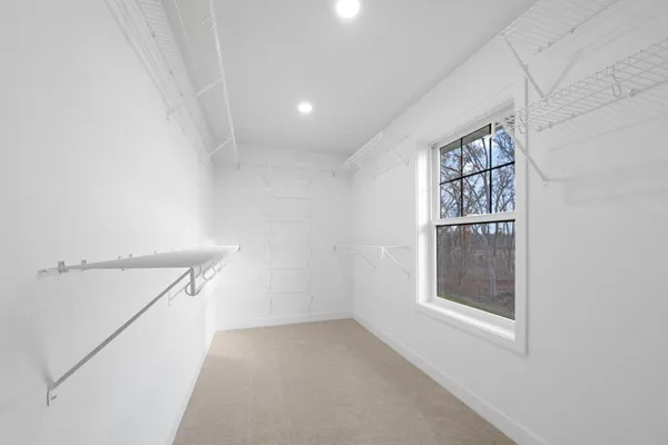 $962,045 | 1955 Royal Boulevard North, Lake Elmo, MN 55042