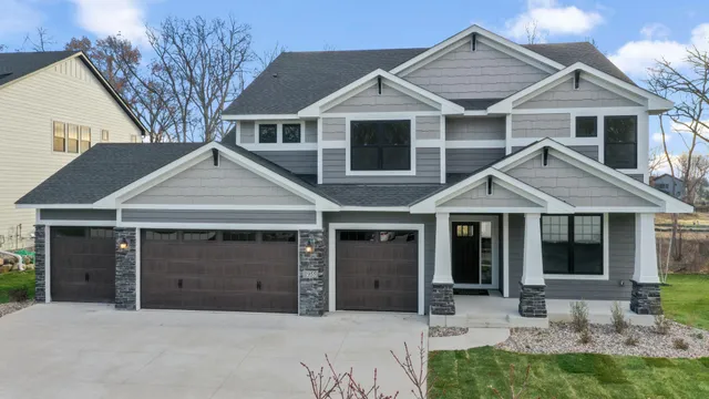 $959,045 | 1955 Royal Boulevard North, Lake Elmo, MN 55042