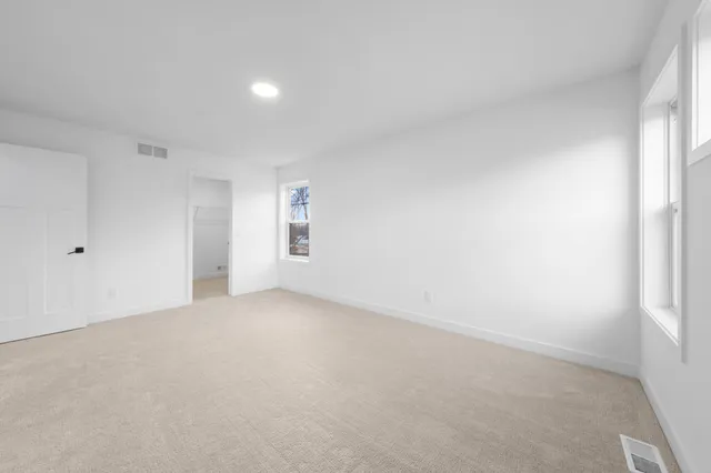 $959,045 | 1955 Royal Boulevard North, Lake Elmo, MN 55042