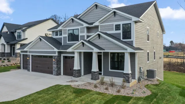 $959,045 | 1955 Royal Boulevard North, Lake Elmo, MN 55042