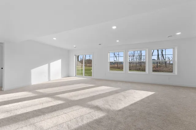 $959,045 | 1955 Royal Boulevard North, Lake Elmo, MN 55042