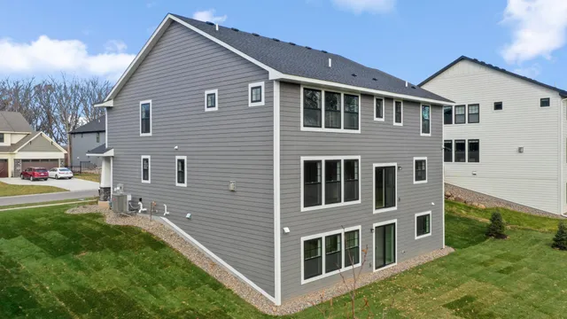 $959,045 | 1955 Royal Boulevard North, Lake Elmo, MN 55042