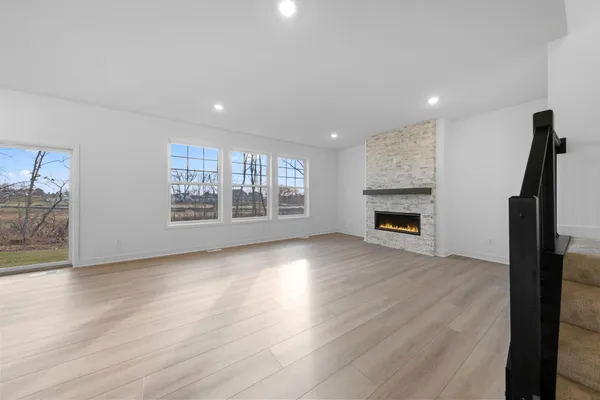 $962,045 | 1955 Royal Boulevard North, Lake Elmo, MN 55042