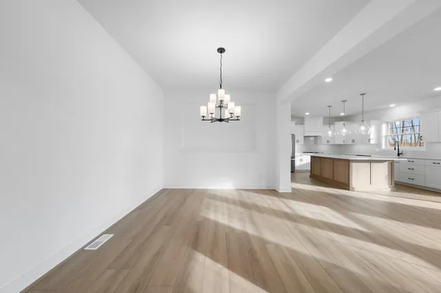 $959,045 | 1955 Royal Boulevard North, Lake Elmo, MN 55042