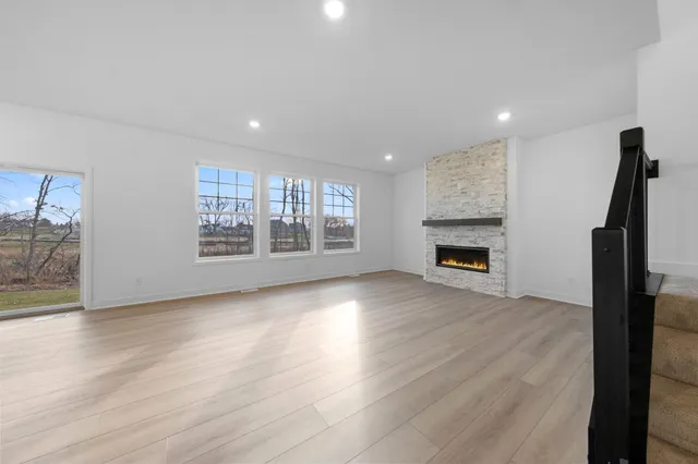 $959,045 | 1955 Royal Boulevard North, Lake Elmo, MN 55042