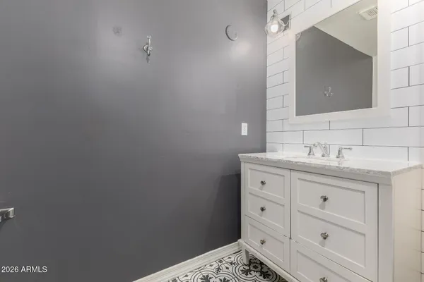 $2,250 | 5174 North 83rd Street, Scottsdale, AZ 85250