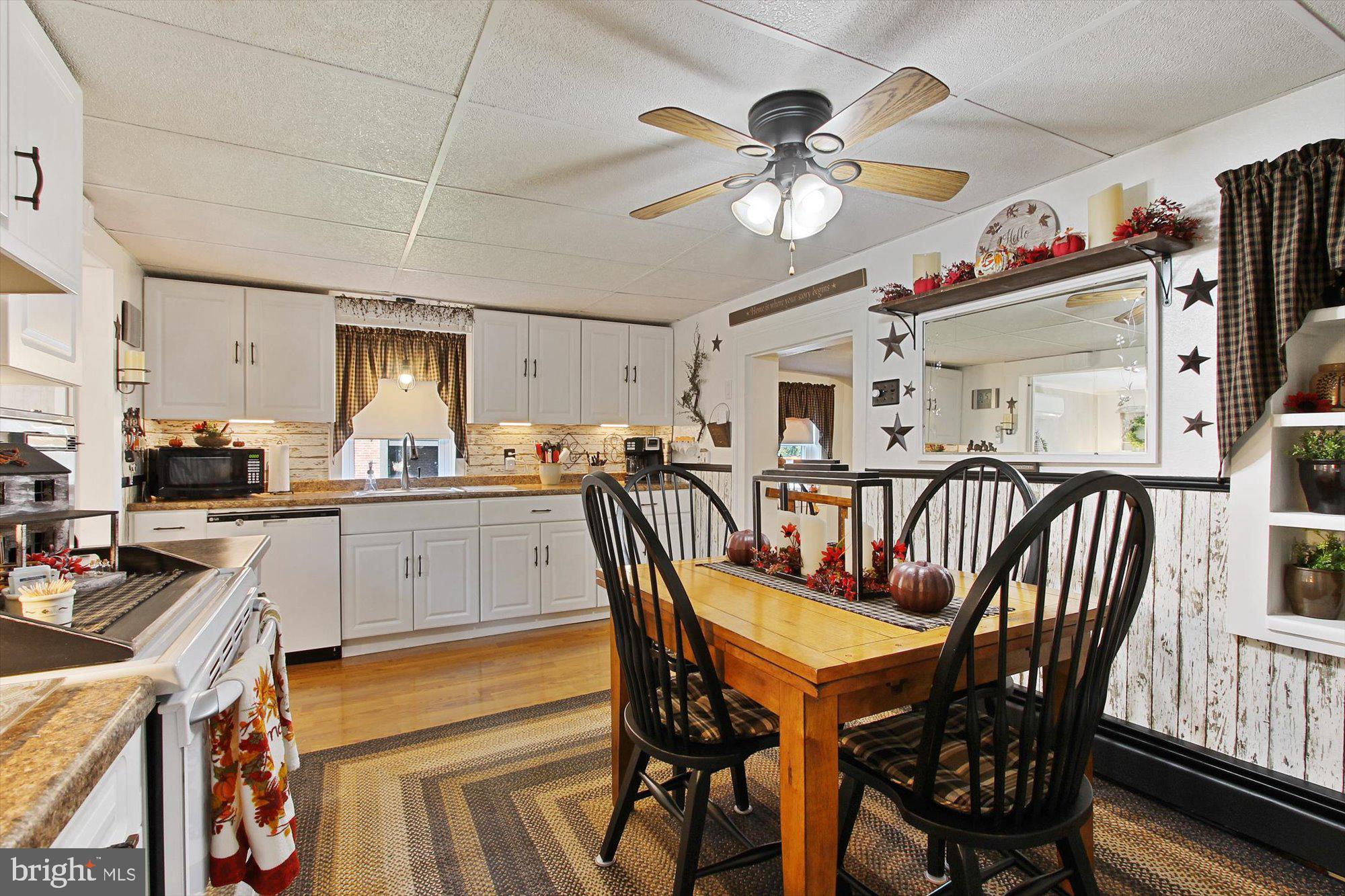 2495 Mummasburg Road Gettysburg, PA 17325 - Photo 12 of 28 Kitchen