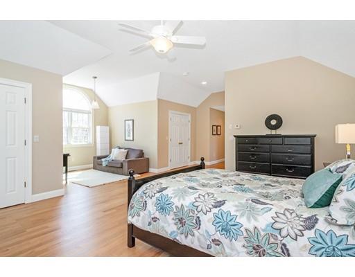 271 Sargent Road Boxborough, MA 01719 - Photo 18 of 29 a living room with furniture