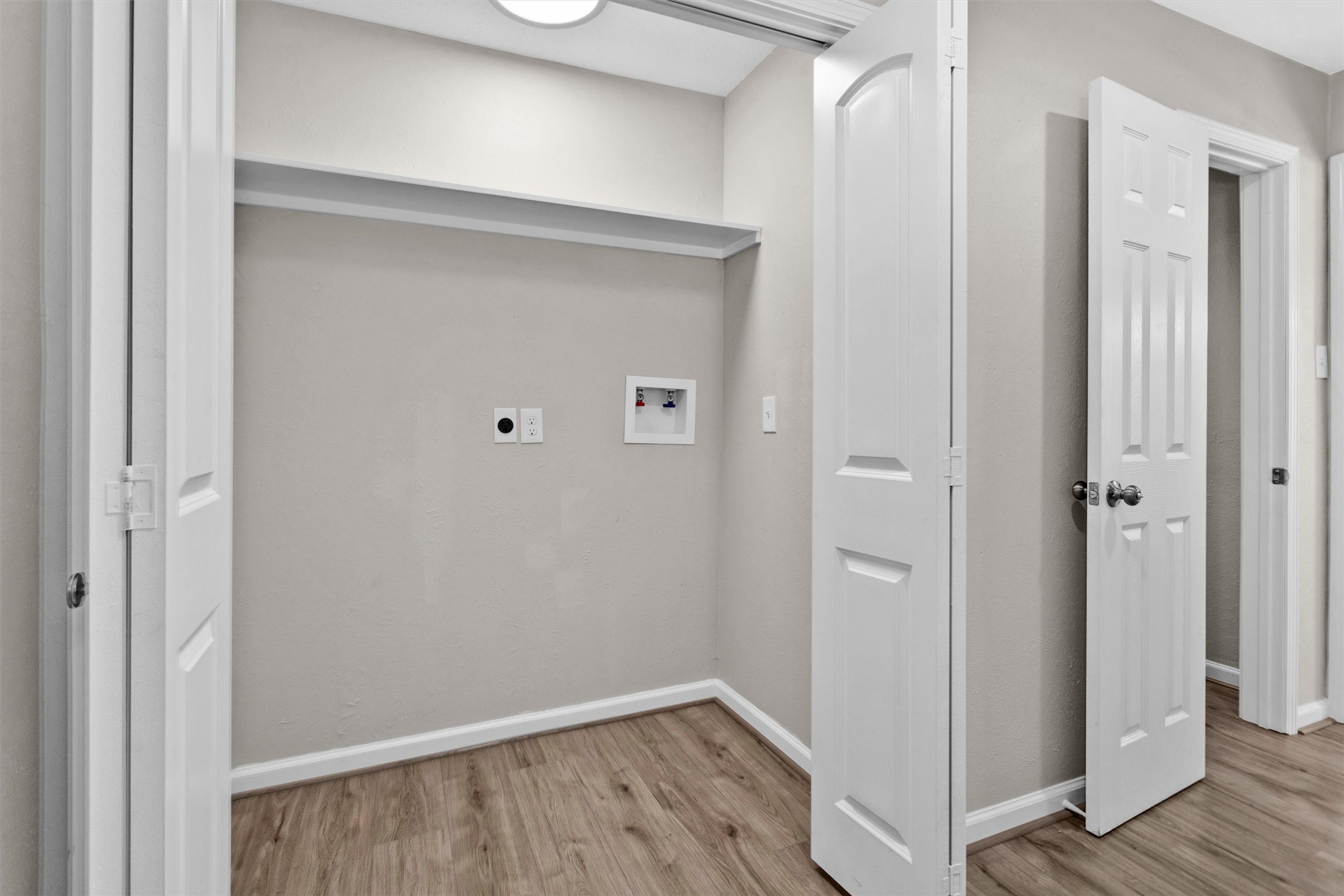 9115 Godstone Lane Spring, TX 77379 - Photo 19 of 46 The utility room is seen here.