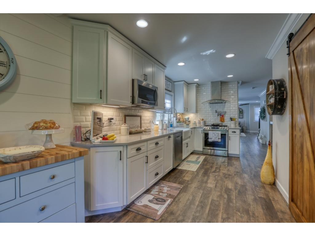 376 Rock Springs Road, Unit 2 Kingsport, TN 37663 - Photo 11 of 35 Kitchen