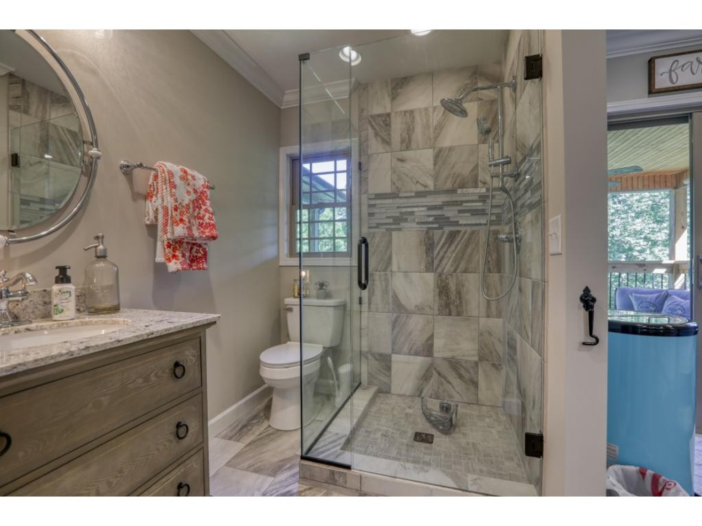 376 Rock Springs Road, Unit 2 Kingsport, TN 37663 - Photo 13 of 35 Tiled shower