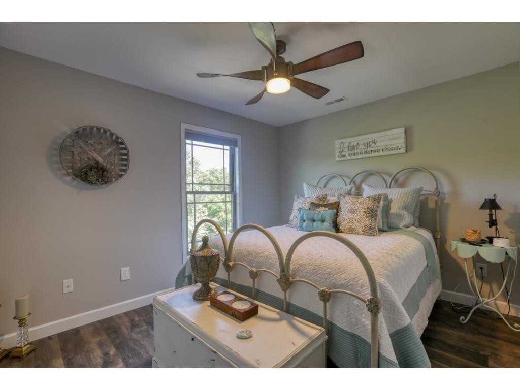 376 Rock Springs Road, Unit 2 Kingsport, TN 37663 - Photo 26 of 35 Bedroom 2 2nd level