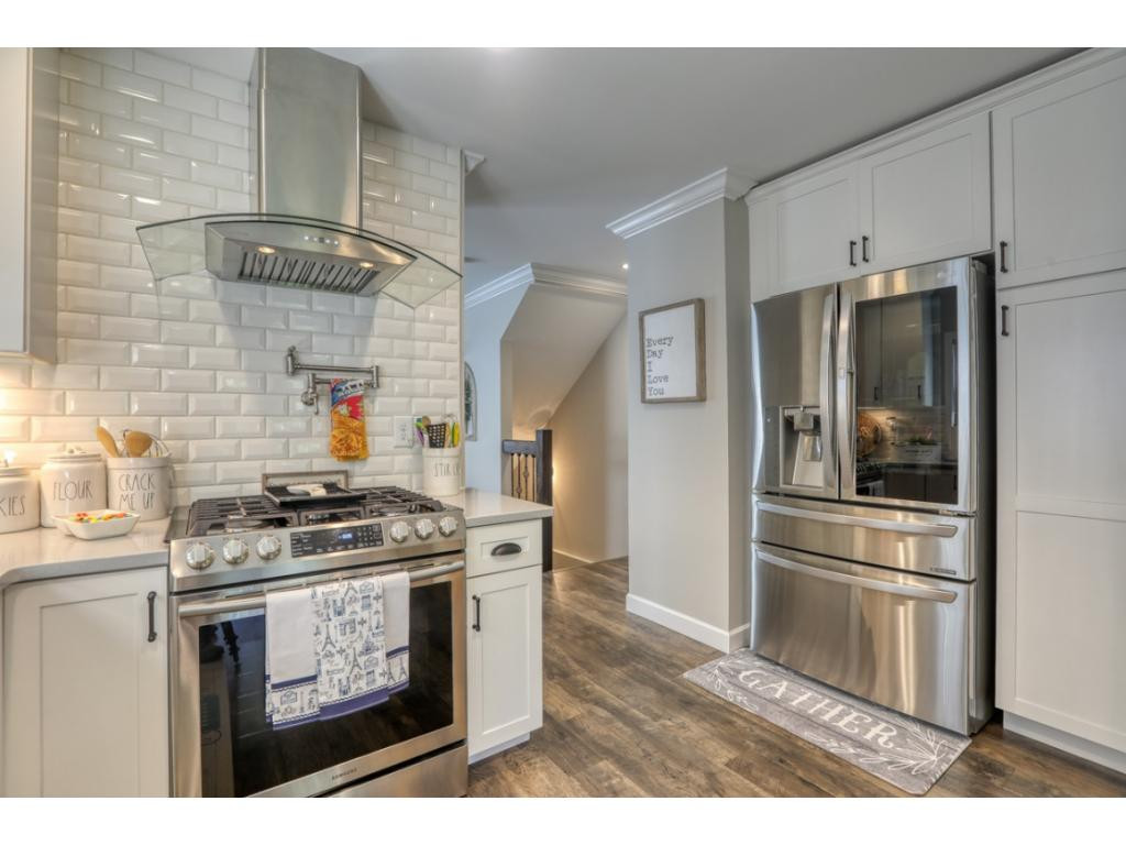 376 Rock Springs Road, Unit 2 Kingsport, TN 37663 - Photo 7 of 35 Gas oven