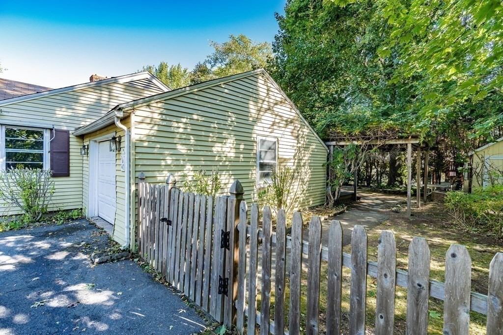110 Talbot Road Springfield, MA 01119 - Photo 26 of 26