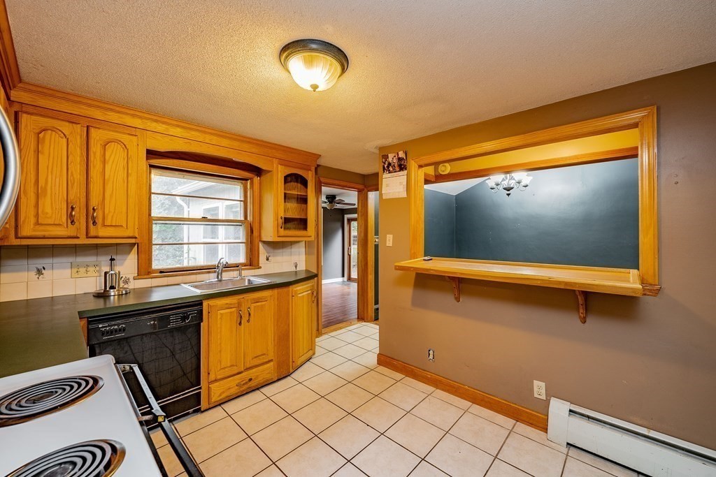 110 Talbot Road Springfield, MA 01119 - Photo 8 of 26