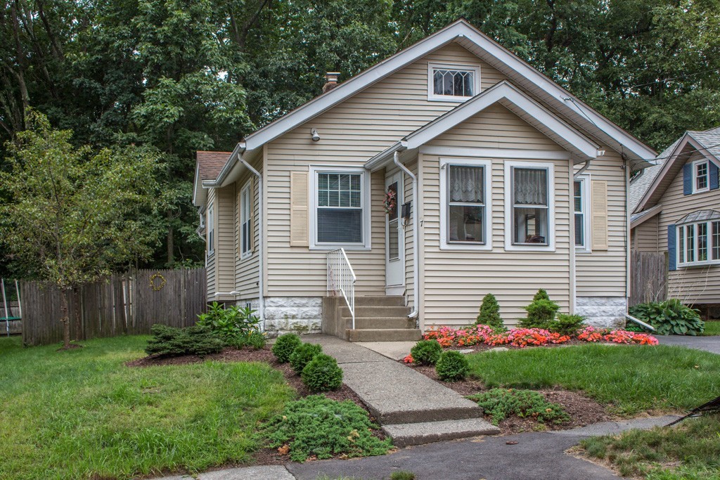 7 Apollo Road Worcester, MA 01605 - Photo 1 of 18 Gallery Image 1