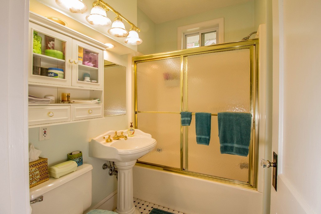 7 Apollo Road Worcester, MA 01605 - Photo 8 of 18 Gallery Image 8