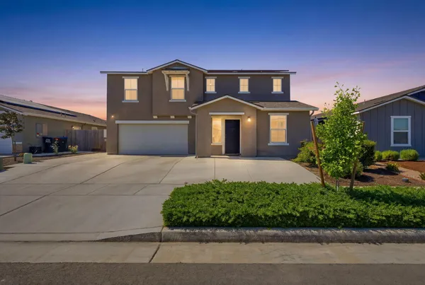$505,000 | 1033 East Loyola Avenue, Visalia, CA 93292