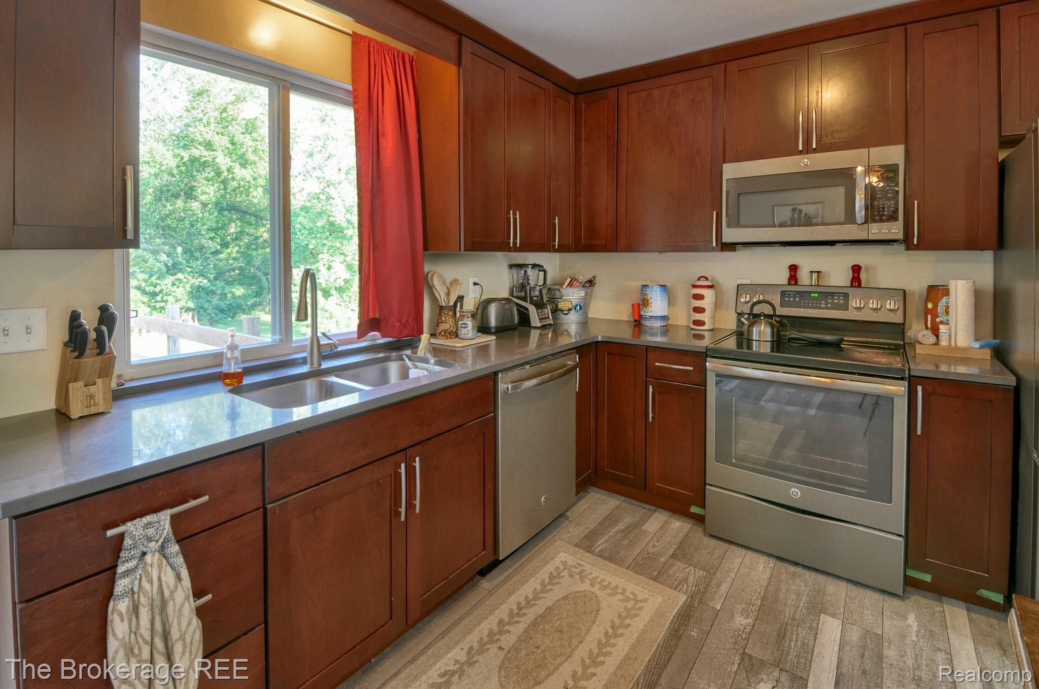 8548 Morrish Road Flushing, MI 48433 - Photo 8 of 31 SD3_1500-HDR(5).jpg