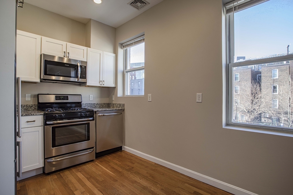 28-30 Cooper Street, Unit 1 Boston, MA 02113 - Photo 3 of 12
