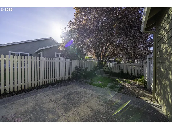 $437,000 | 3350 Edgewater Drive, Medford, OR 97504