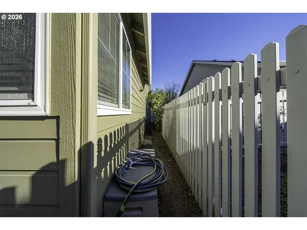 $437,000 | 3350 Edgewater Drive, Medford, OR 97504