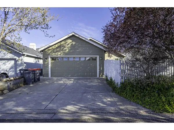 a view of backyard of house