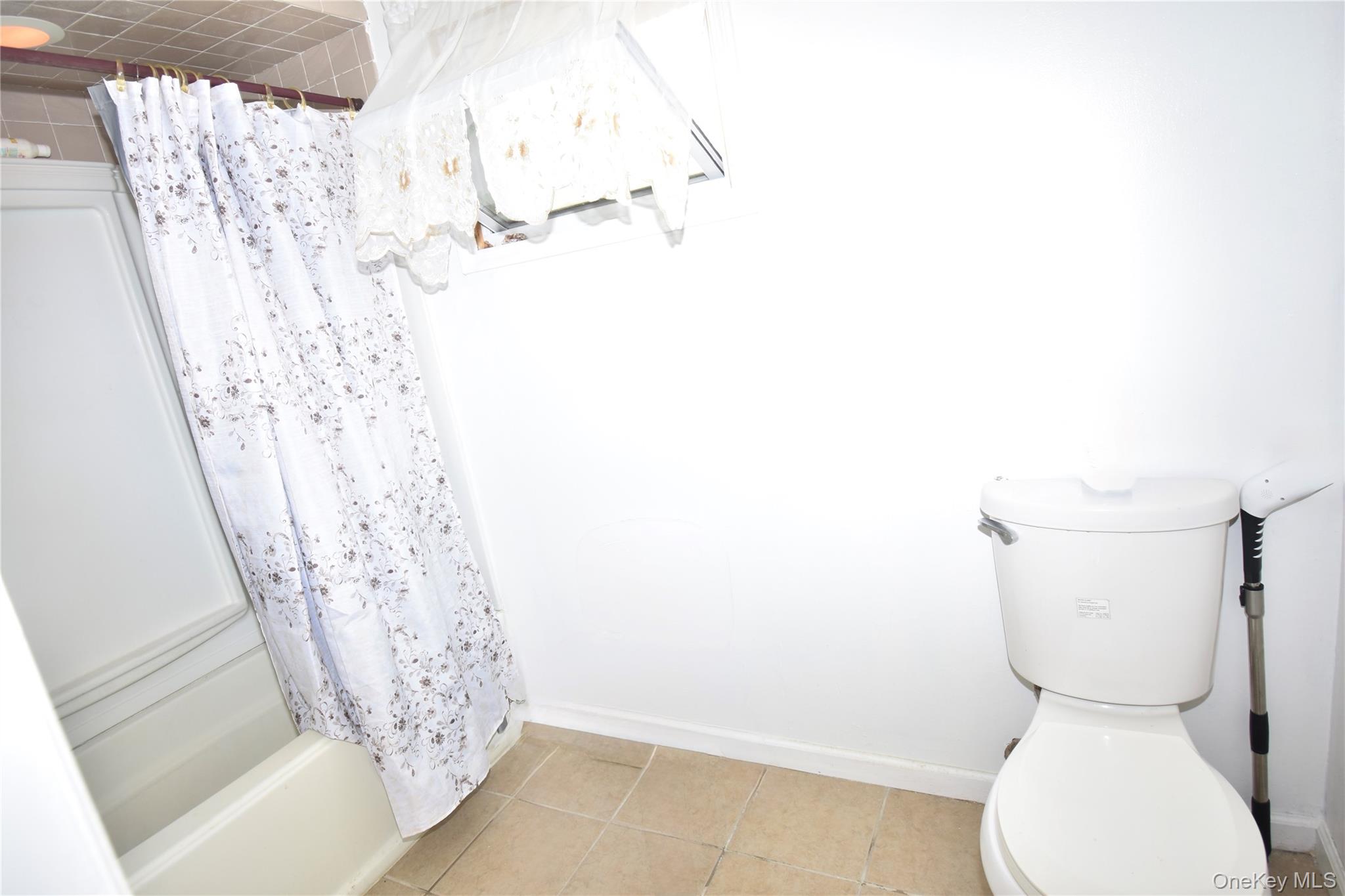 130 Scotland Hill Road Spring Valley, NY 10977 - Photo 23 of 25 View of 2nd bathroom with tub