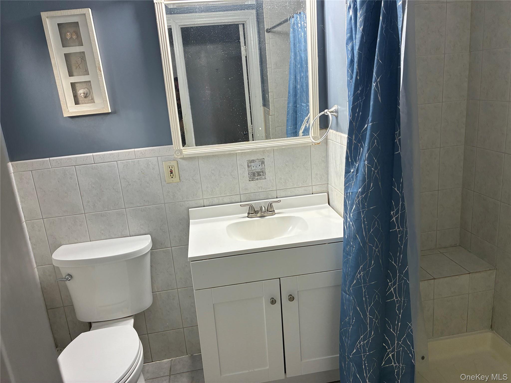 130 Scotland Hill Road Spring Valley, NY 10977 - Photo 4 of 25 Full bath with shower next to entry hall