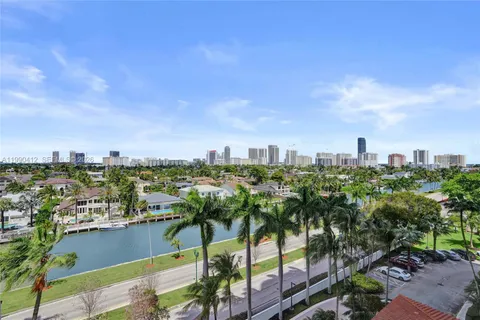$680,000 | 3598 Yacht Club Drive, Unit 702, Aventura, FL 33180