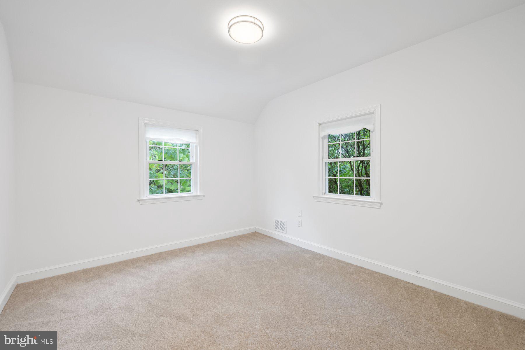 10402 Hayes Avenue Silver Spring, MD 20902 - Photo 23 of 45 2nd floor bedroom 3