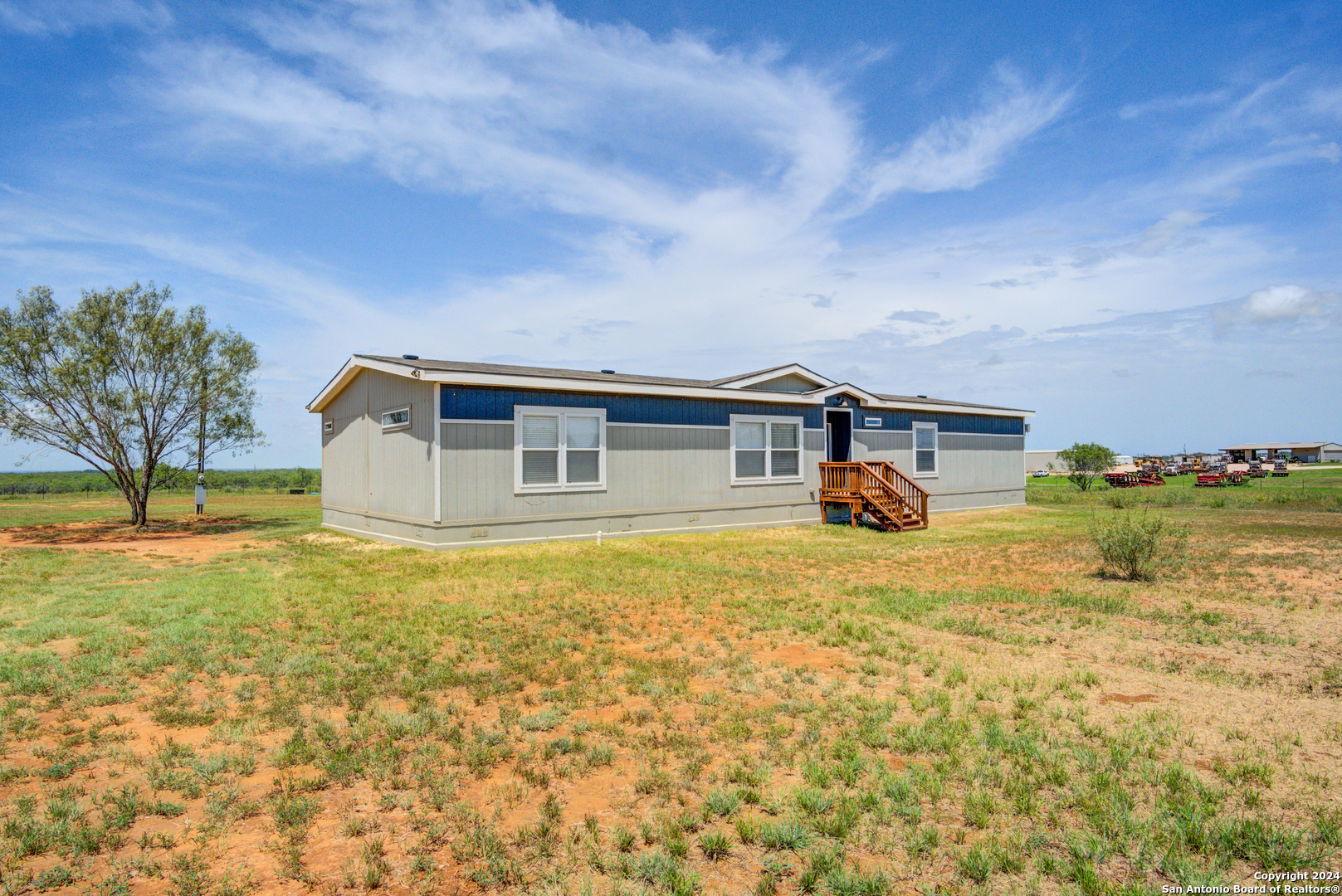 2312 Highway 173 Jourdanton, TX 78026 - Photo 1 of 41