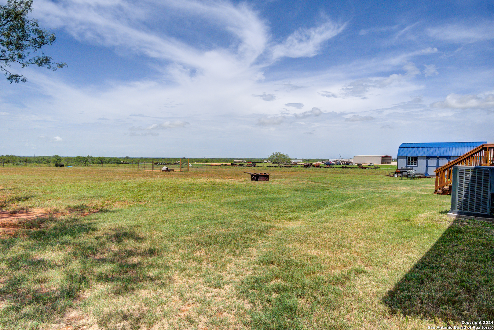 2312 Highway 173 Jourdanton, TX 78026 - Photo 6 of 41
