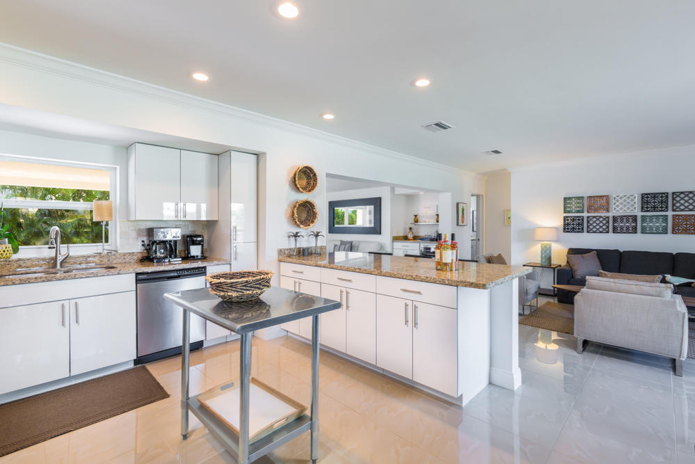 700 Northeast 70th Street Boca Raton, FL 33487 - Photo 6 of 24 700 NE 70th Street-10