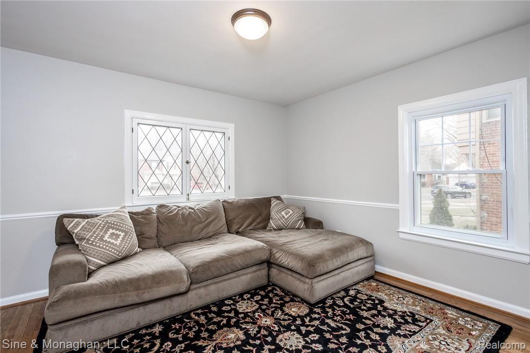 459 Maison Road Grosse Pointe, MI 48236 - Photo 13 of 40 459 Maison S033.jpg