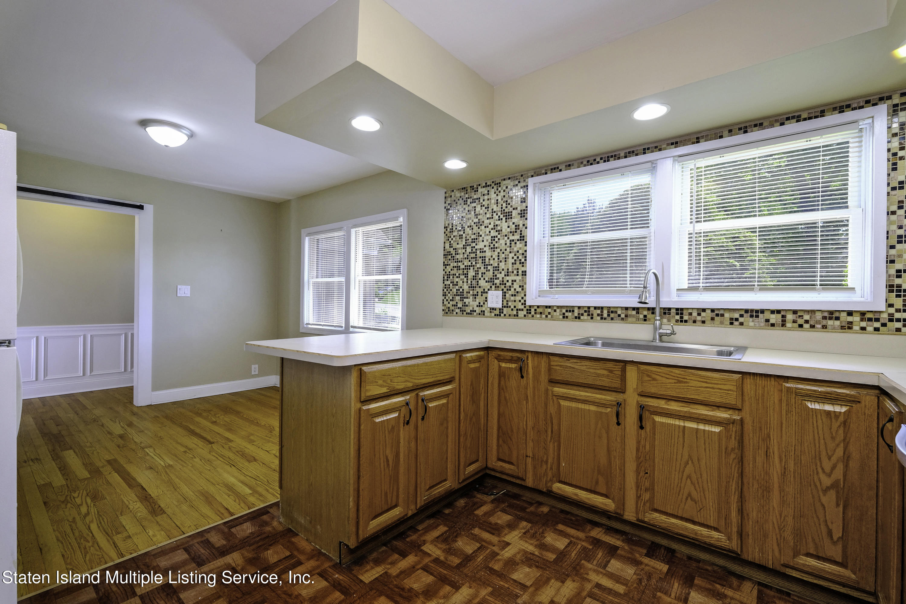 21 Lakeland Road Staten Island, NY 10314 - Photo 5 of 22 ' 21 Lakeland Rd Staten Island, NY 10314