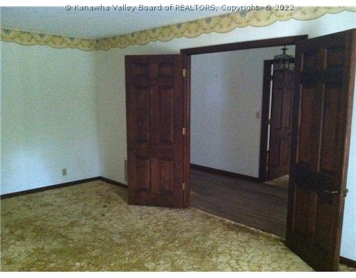 436 Bluelick Road Winfield, WV 25213 - Photo 8 of 16 Living Room.
